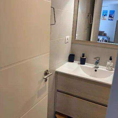 Appartement Great Central Apartment Big Swiming Pool Wifi